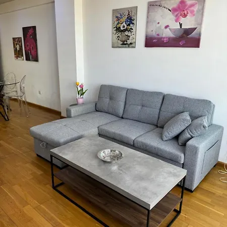 Ithaki Phinikoudes No. 205 *