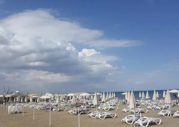 Ithaki Phinikoudes No. 205 Lägenhet Larnaca