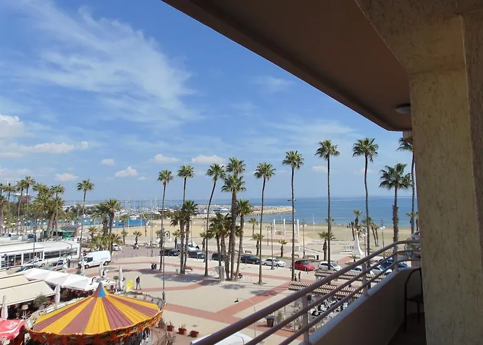 Apartmán Ithaki Phinikoudes No. 205