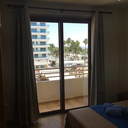 Apartament Ithaki Phinikoudes No. 205