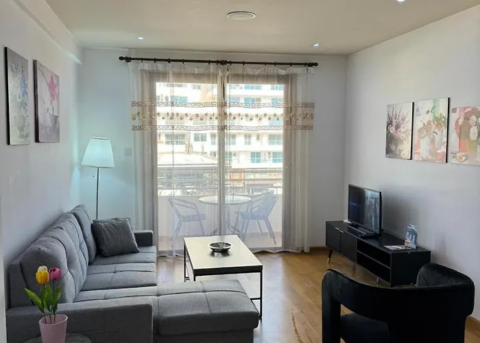 Apartment Ithaki Phinikoudes No. 205 *